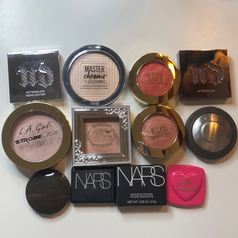Set of 8 full size and 4 deluxe size sample Blushes and Highlighters